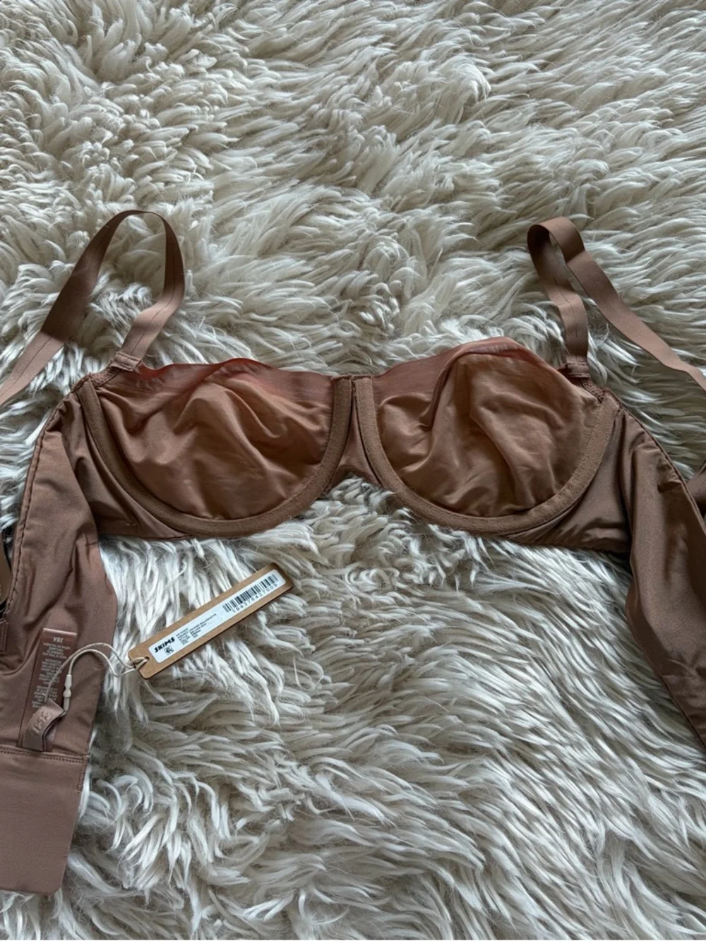 SKIMS No Show Molded Unlined Balconette Bra in Sienna 36A - Picture 4 of 6